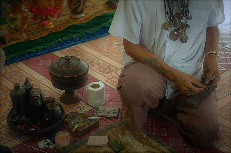  Diperdaya ‘Bomoh’, Ibu Tunggal Rugi RM103k, Siap Hantar Video Lucah Kononnya Untuk Ritual Penyembuhan Rawatan