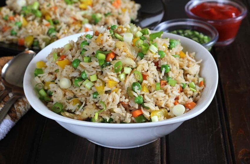  Lelaki Ini Hairan Kenapa Nasi Goreng Mesti Dihidangkan Paling Akhir Pada Majlis Makan Bertemakan Makanan Cina