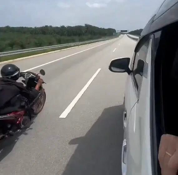  Pempengaruh Tegur Mat Rempit Buat Aksi Superman Di Lebuh Raya